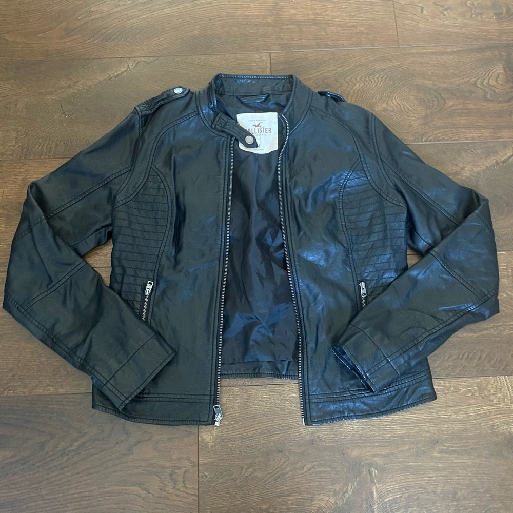 EUC Women’s Hollister Black Faux Leather Jacket size Medium